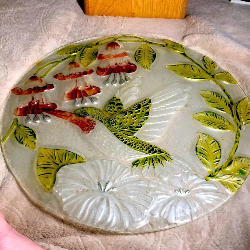 Humming bird plate beautifully hand painted